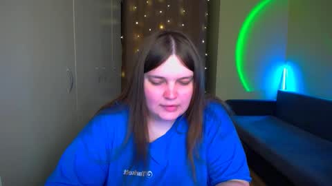 Snapshot of emma_dorn chatting on 10.23.25 Eva online show from 10.23.25