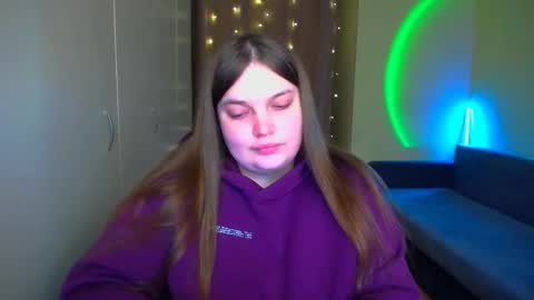 Snapshot of emma_dorn chatting on 10.24.25 Eva online show from 10.24.25