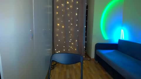 Snapshot of emma_dorn chatting on 10.27.25 Eva online show from 10.27.25