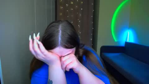 Snapshot of emma_dorn chatting on 10.29.25 Eva online show from 10.29.25