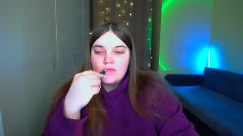 Snapshot of emma_dorn chatting on 11.19.25 Eva online show from 11.19.25