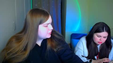 Snapshot of emma_dorn chatting on 11.30.25 Eva online show from 11.30.25