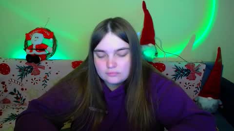 Snapshot of emma_dorn chatting on 12.04.25 Eva online show from 12.04.25