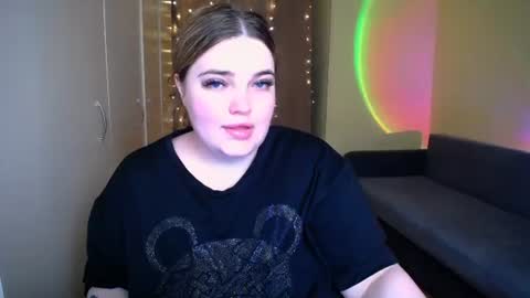 Snapshot of emma_dorn chatting on 06.24.26 Eva online show from 06.24.26
