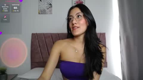 Snapshot of emma_glowof chatting on 11.17.25 Emma Glow online show from 11.17.25