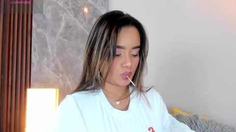 Snapshot of emma_hunter_ chatting on 10.25.25 Emma online show from 10.25.25