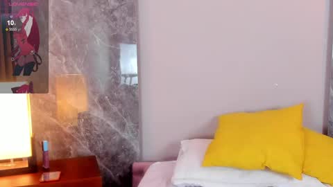 Snapshot of emma_hunter_ chatting on 11.23.25 Emma online show from 11.23.25