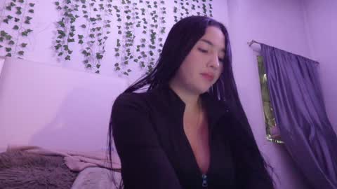 Snapshot of emma_johnson_ chatting on 11.03.25 emma_johnson_ online show from 11.03.25