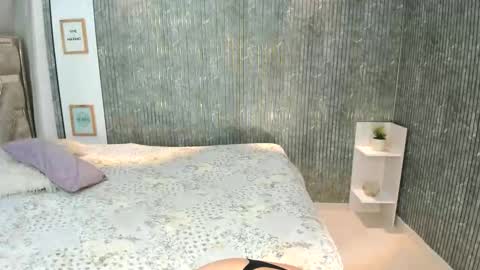 Snapshot of emma_johnsson1 chatting on 12.15.25 emma_johnsson1 online show from 12.15.25