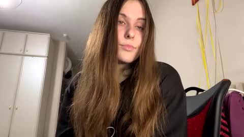 Snapshot of emma_just chatting on 01.06.25 emma_just online show from 01.06.25