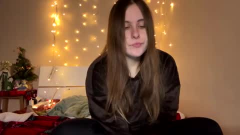 Snapshot of emma_just chatting on 01.12.25 emma_just online show from 01.12.25