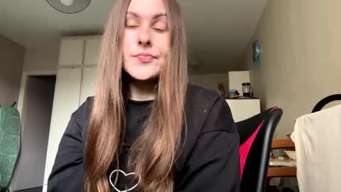 Snapshot of emma_just chatting on 02.11.25 emma_just online show from 02.11.25