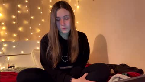 Snapshot of emma_just chatting on 02.16.25 emma_just online show from 02.16.25