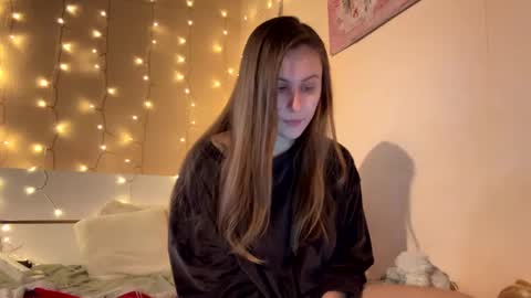 Snapshot of emma_just chatting on 02.20.25 emma_just online show from 02.20.25