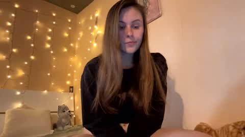 Snapshot of emma_just chatting on 02.20.25 emma_just online show from 02.20.25