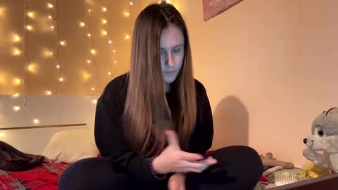 Snapshot of emma_just chatting on 02.21.25 emma_just online show from 02.21.25