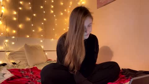 Snapshot of emma_just chatting on 02.28.25 emma_just online show from 02.28.25