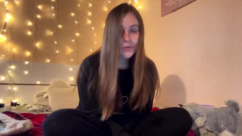 Snapshot of emma_just chatting on 03.01.25 emma_just online show from 03.01.25