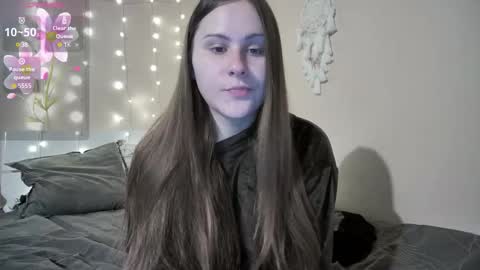 Snapshot of emma_just chatting on 09.28.25 emma_just online show from 09.28.25