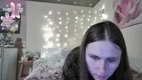 Snapshot of emma_just chatting on 10.11.25 emma_just online show from 10.11.25