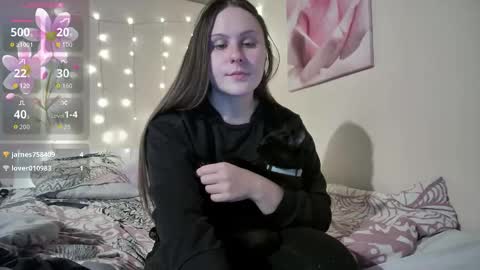 Snapshot of emma_just chatting on 10.14.25 emma_just online show from 10.14.25