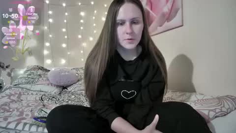 Snapshot of emma_just chatting on 10.17.25 emma_just online show from 10.17.25