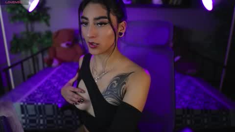 Emma online show from 12.22.25