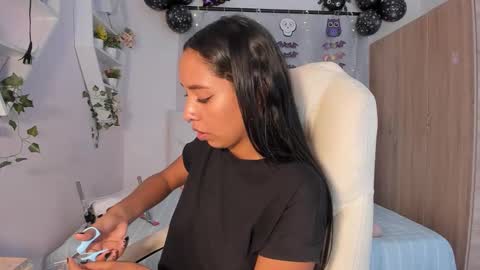 Snapshot of emma_lorense chatting on 10.30.25 Emma online show from 10.30.25