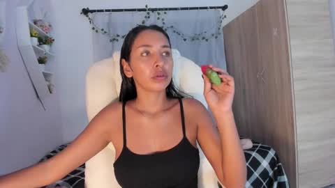 Snapshot of emma_lorense chatting on 11.15.25 Emma online show from 11.15.25