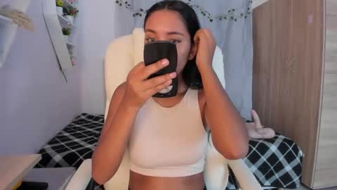 Snapshot of emma_lorense chatting on 11.20.25 Emma online show from 11.20.25