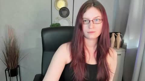 Snapshot of emma_lust94 chatting on 06.15.26 emma online show from 06.15.26