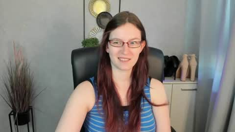 Snapshot of emma_lust94 chatting on 06.23.26 emma online show from 06.23.26