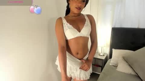 Snapshot of emma_martiin chatting on 02.05.26 Im Emma online show from 02.05.26