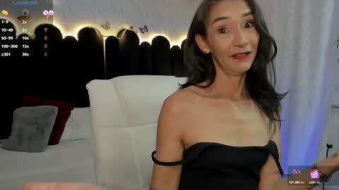 Emma  online show from 10.14.25