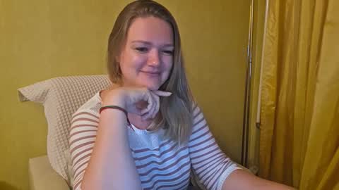 Snapshot of emma_misty_ chatting on 10.07.25 emma_misty_ online show from 10.07.25