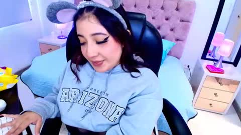 Emma Monserratt online show from 12.05.25