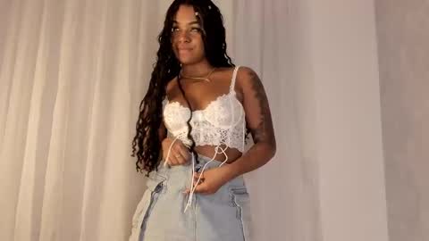 Snapshot of emma_morgann chatting on 02.10.25 Emma Morgann online show from 02.10.25