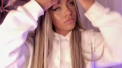 Snapshot of emma_morgann chatting on 03.11.25 Emma Morgann online show from 03.11.25