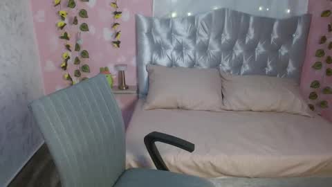 Snapshot of emma_queens1 chatting on 01.27.25 Emma online show from 01.27.25