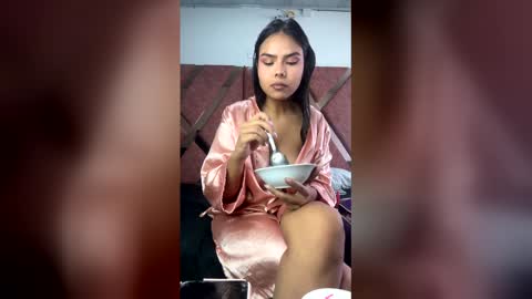 EMMA REVEES  online show from 04.09.26