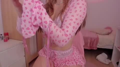 Emma   online show from 02.25.25