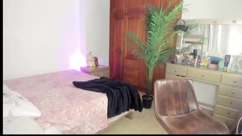 Snapshot of emma_rules99 chatting on 09.09.25 Emma online show from 09.09.25