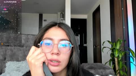 Snapshot of emma_sandovaal chatting on 12.18.24 Emma online show from 12.18.24