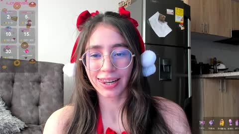 Snapshot of emma_sandovaal chatting on 12.21.24 Emma online show from 12.21.24