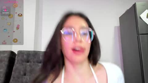 Snapshot of emma_sandovaal chatting on 02.12.25 Emma online show from 02.12.25