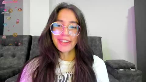 Snapshot of emma_sandovaal chatting on 02.28.25 Emma online show from 02.28.25