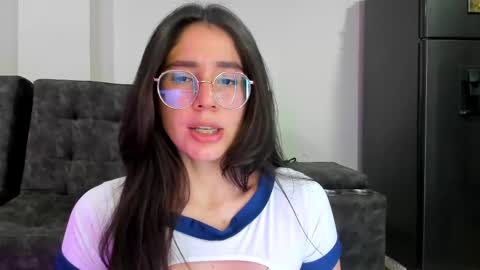 Snapshot of emma_sandovaal chatting on 03.05.25 Emma online show from 03.05.25