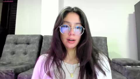 Snapshot of emma_sandovaal chatting on 10.06.25 Emma online show from 10.06.25