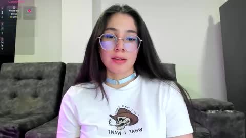 Snapshot of emma_sandovaal chatting on 10.10.25 Emma online show from 10.10.25