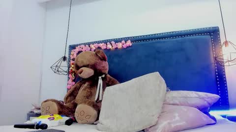 Snapshot of emma_saylor chatting on 02.01.26 emma_saylor online show from 02.01.26